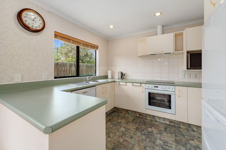 Photo of property in 77 Lyndhurst Street, Takaro, Palmerston North, 4412