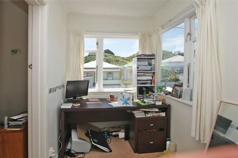 Photo of property in 6 Picton Avenue, Newtown, Wellington, 6021