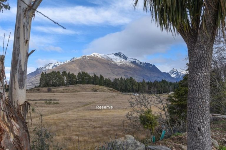 Photo of property in 75 Oregon Drive, Kelvin Heights, Queenstown, 9300