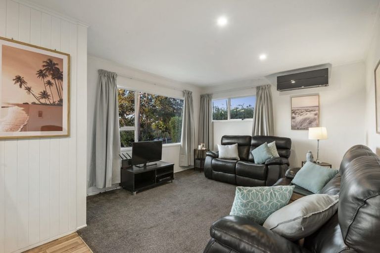 Photo of property in 10 Gurnard Road, Stillwater, Silverdale, 0993