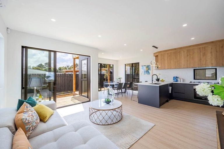 Photo of property in 28c Dellwood Avenue, Henderson, Auckland, 0612