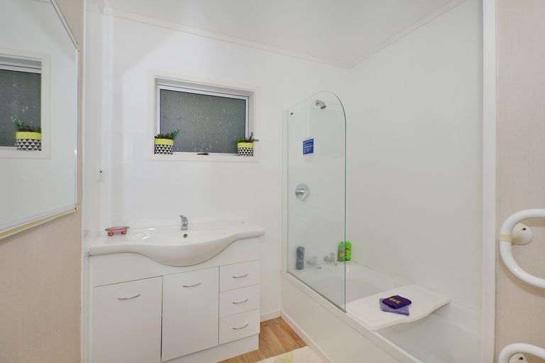 Photo of property in 54 Nottingham Street, Karori, Wellington, 6012