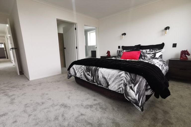 Photo of property in 12 Clendon Court, Pokeno, 2402