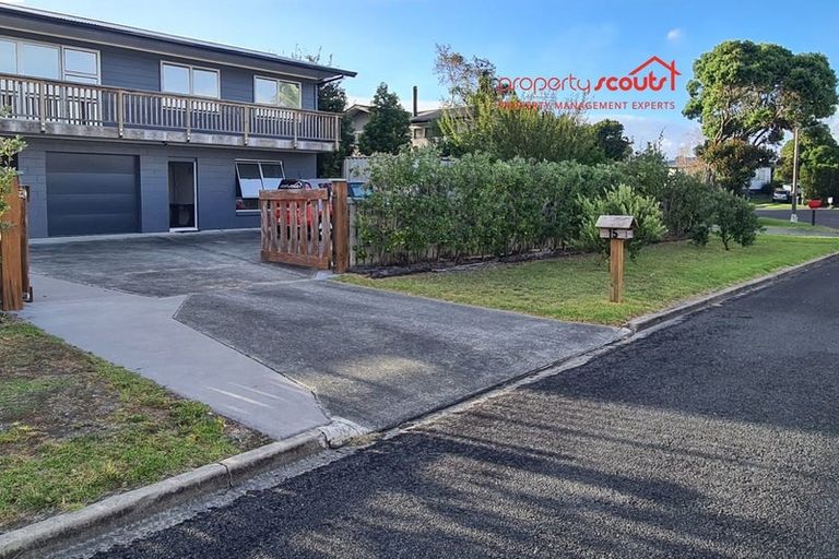 Photo of property in 15 Shearwater Street, One Tree Point, 0118