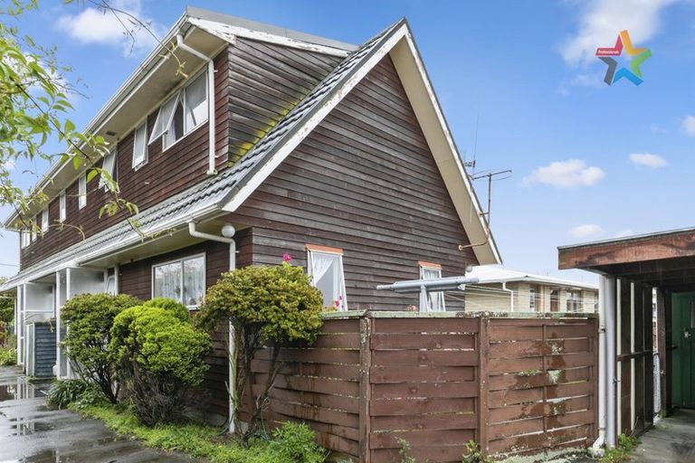 Photo of property in 2/15 Douglas Street, Waiwhetu, Lower Hutt, 5010