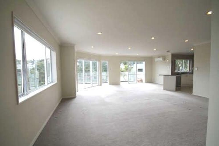Photo of property in 97a Island Bay Road, Beach Haven, Auckland, 0626