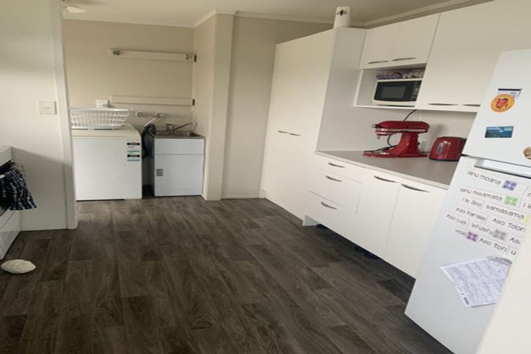 Photo of property in 1/15 Gloaming Place, Conifer Grove, Takanini, 2112