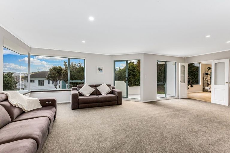 Photo of property in 10 Portage Place, Whitby, Porirua, 5024