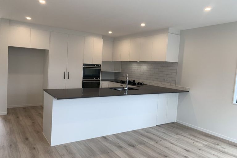 Photo of property in 10 Port Way, Rosehill, Papakura, 2113