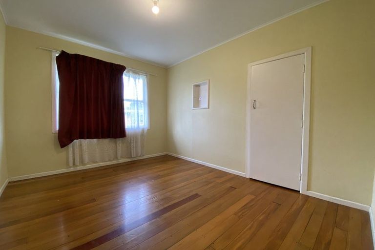 Photo of property in 46 Kohekohe Street, New Lynn, Auckland, 0600