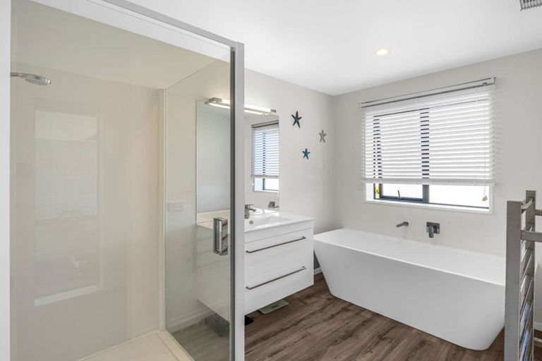 Photo of property in 1 Cox Lane, Amberley, 7410