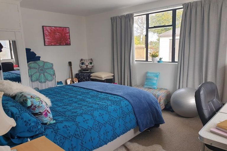 Photo of property in 422 Memorial Avenue, Burnside, Christchurch, 8053