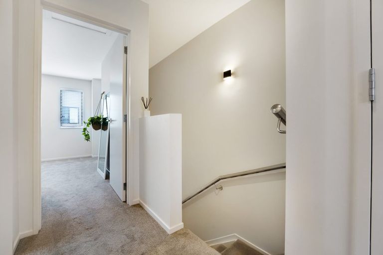 Photo of property in 41 Morihana Close, Glen Eden, Auckland, 0602