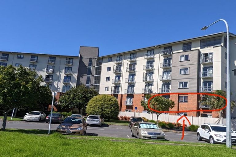 Photo of property in 1h/10 Crown Lynn Place, New Lynn, Auckland, 0600