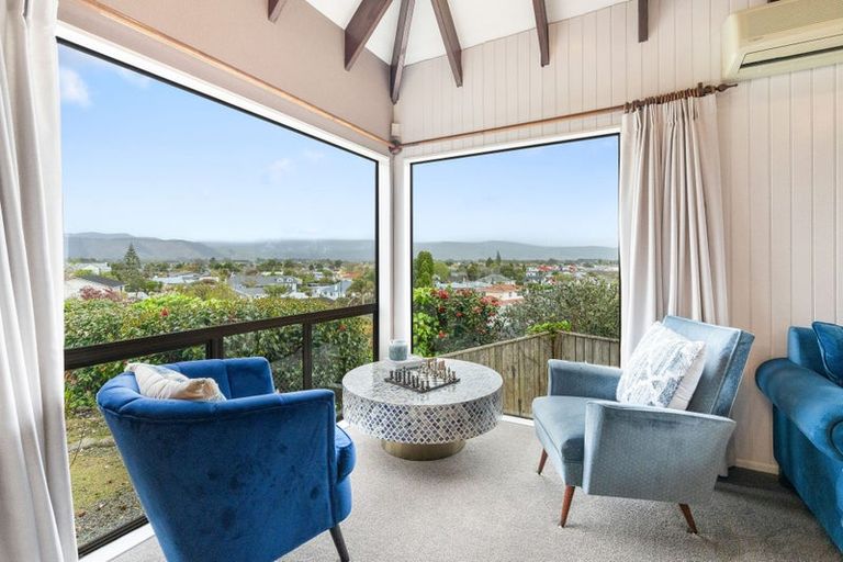 Photo of property in 27 Kawiu Road, Levin, 5510