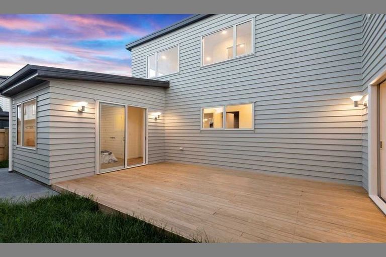 Photo of property in 14 Hangar Lane, Whenuapai, Auckland, 0618