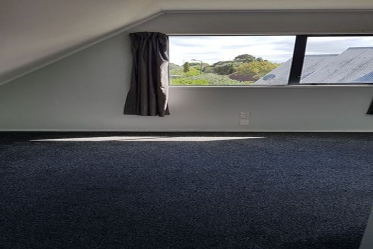 Photo of property in 15 Caspian Close, New Lynn, Auckland, 0600