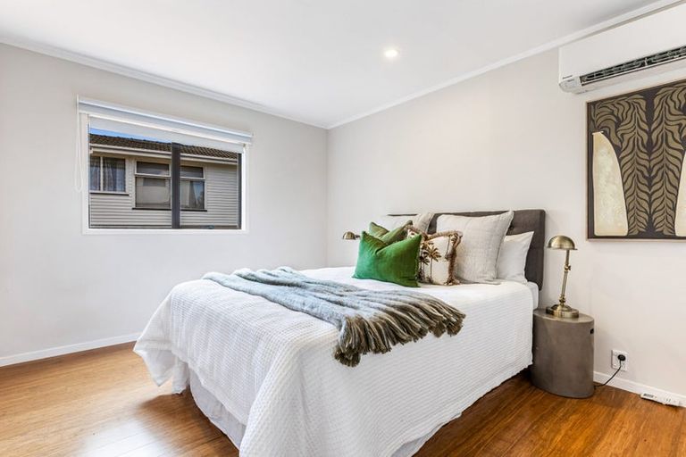 Photo of property in 2/12 Neil Avenue, Te Atatu Peninsula, Auckland, 0610