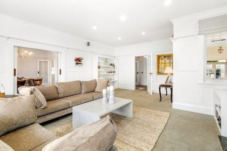 Photo of property in 301 Fergusson Drive, Heretaunga, Upper Hutt, 5018