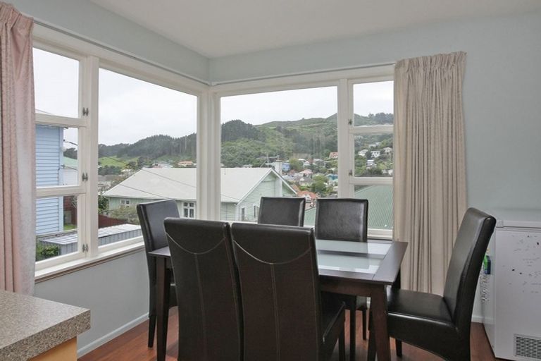 Photo of property in 64 Eden Street, Island Bay, Wellington, 6023