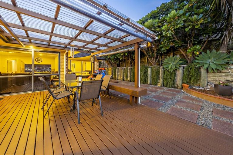 Photo of property in 43 Mt Lebanon Crescent, The Gardens, Auckland, 2105