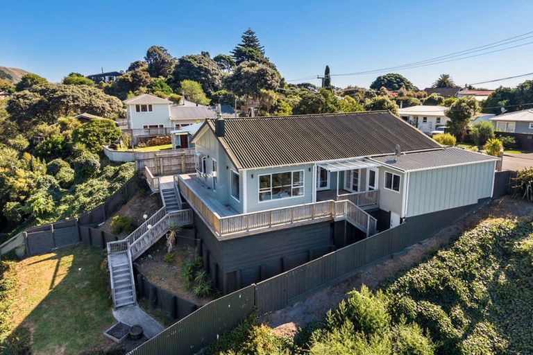 Photo of property in 76 Tilley Road, Paekakariki, 5034