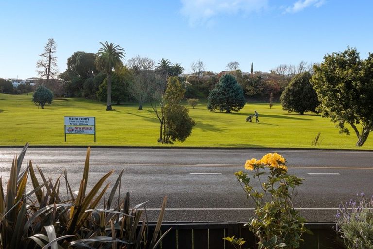 Photo of property in 80 Vale Street, Otumoetai, Tauranga, 3110