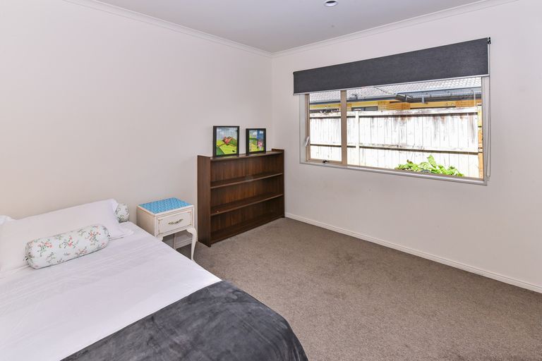 Photo of property in 20 Aberdeen Crescent, Wattle Downs, Auckland, 2103