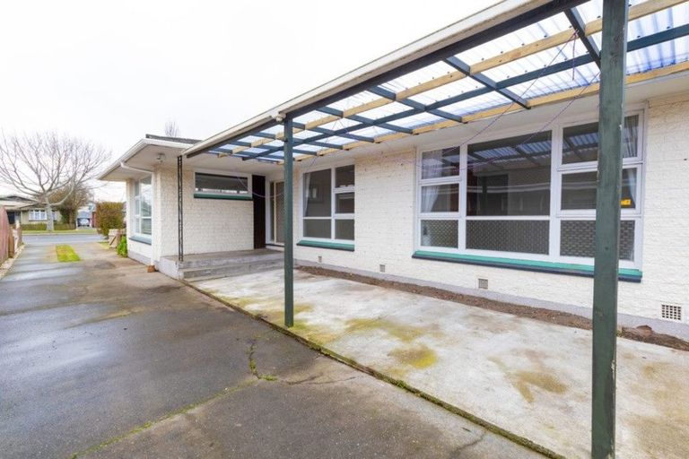 Photo of property in 141 Yaldhurst Road, Sockburn, Christchurch, 8042