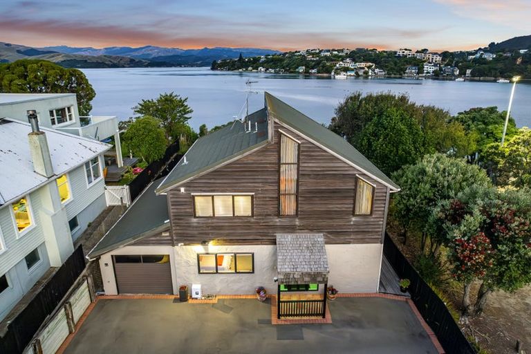 Photo of property in 1/6 Mana Esplanade, Paremata, Porirua, 5026