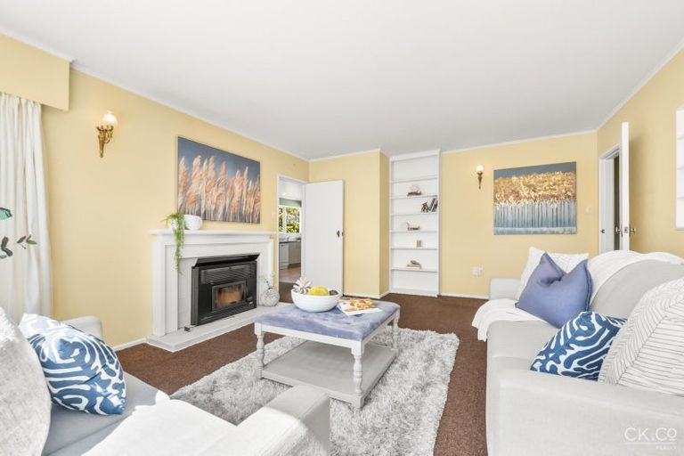 Photo of property in 10 Cedar Street, Maungaraki, Lower Hutt, 5010