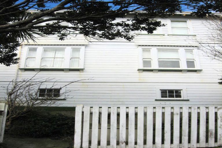 Photo of property in 19 Grove Road, Kelburn, Wellington, 6012