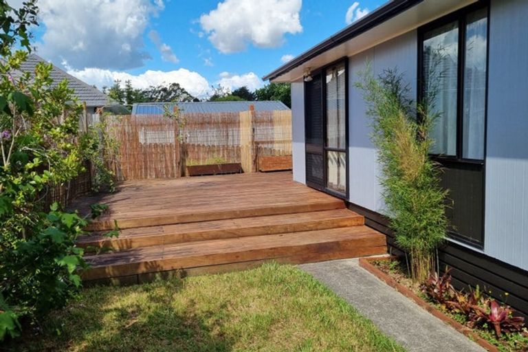 Photo of property in 2/15 Cyril Crescent, West Harbour, Auckland, 0618