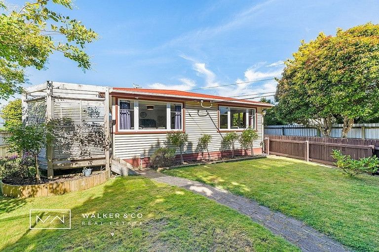Photo of property in 1/4 Tui Grove, Elderslea, Upper Hutt, 5018