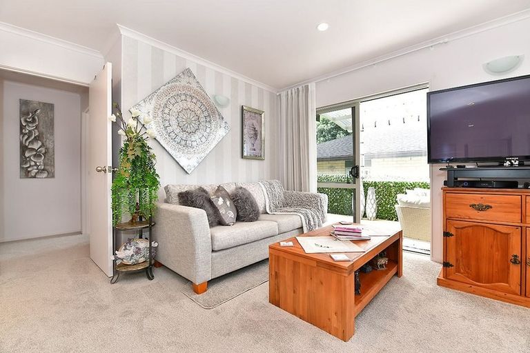 Photo of property in 38a Bay Street, Red Beach, 0932