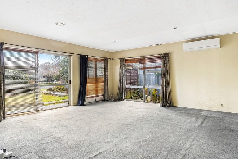 Photo of property in 80 Crofton Road, Harewood, Christchurch, 8051
