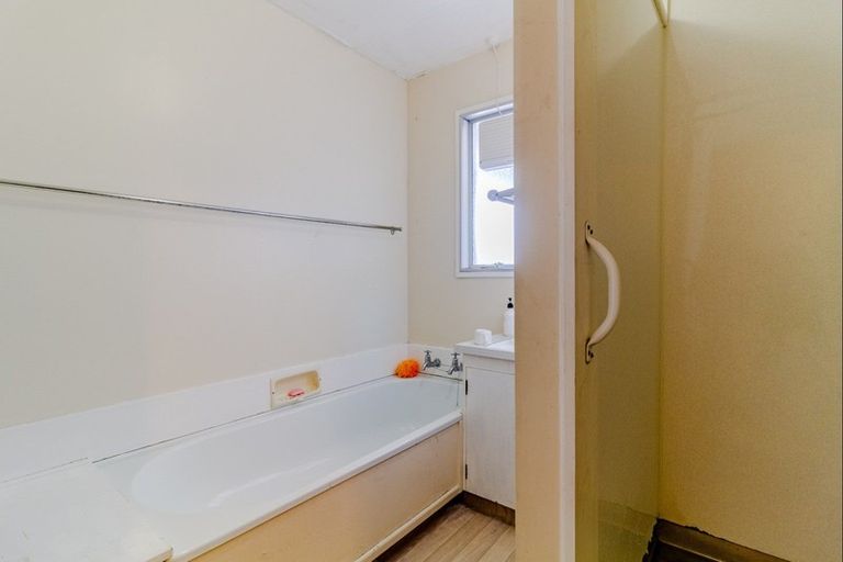 Photo of property in 1/8 Lee Road, Taradale, Napier, 4112