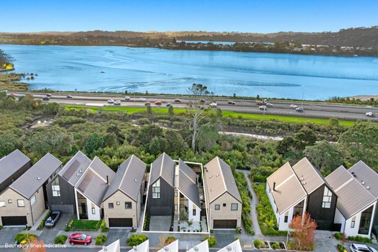Photo of property in 15 Jack Seabrook Road, Hobsonville, Auckland, 0616