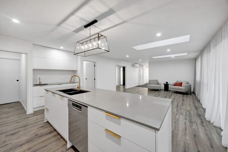 Photo of property in 74 Turuturu Road, Hawera, 4674