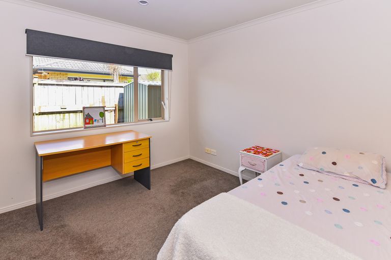 Photo of property in 20 Aberdeen Crescent, Wattle Downs, Auckland, 2103