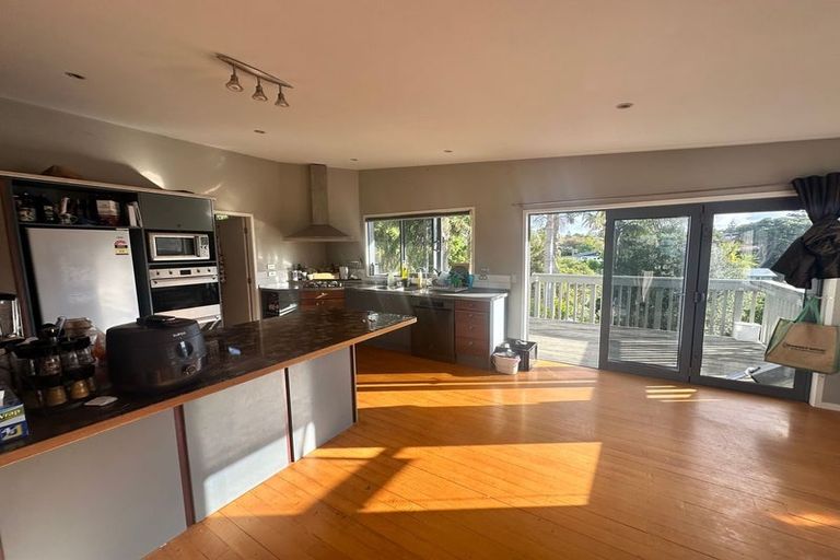 Photo of property in 44a Marine Parade, Mellons Bay, Auckland, 2014