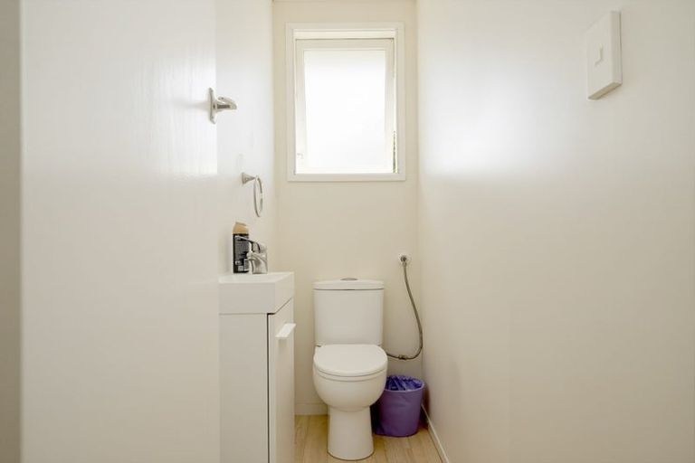 Photo of property in 52 Robertson Road, Favona, Auckland, 2024