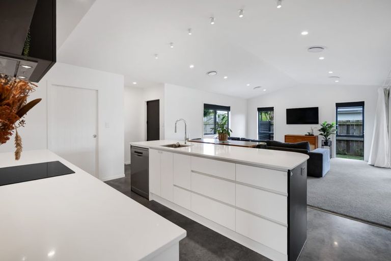 Photo of property in 65 Bayly Road, Blagdon, New Plymouth, 4310