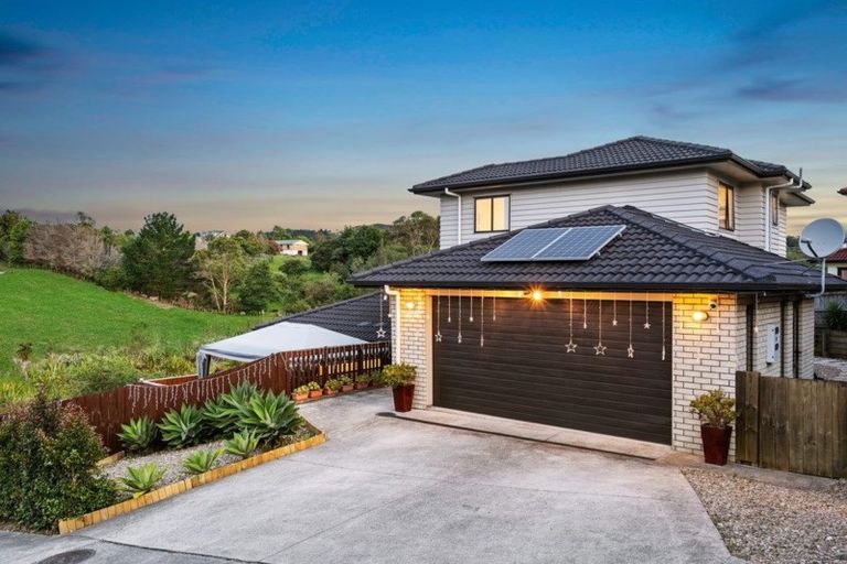 Photo of property in 121 Keri Vista Rise, Papakura, 2110