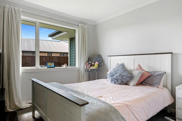 Photo of property in 66 Watkins Drive, Rangiora, 7400