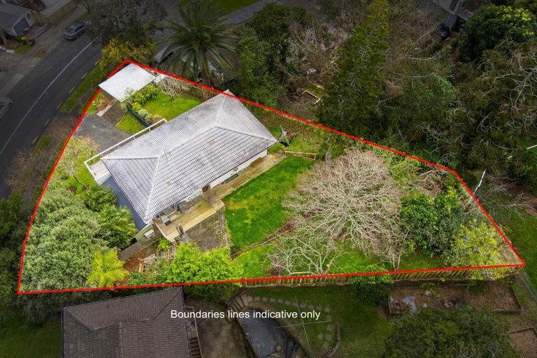Photo of property in 15 Robbies Road, Shelly Park, Auckland, 2014