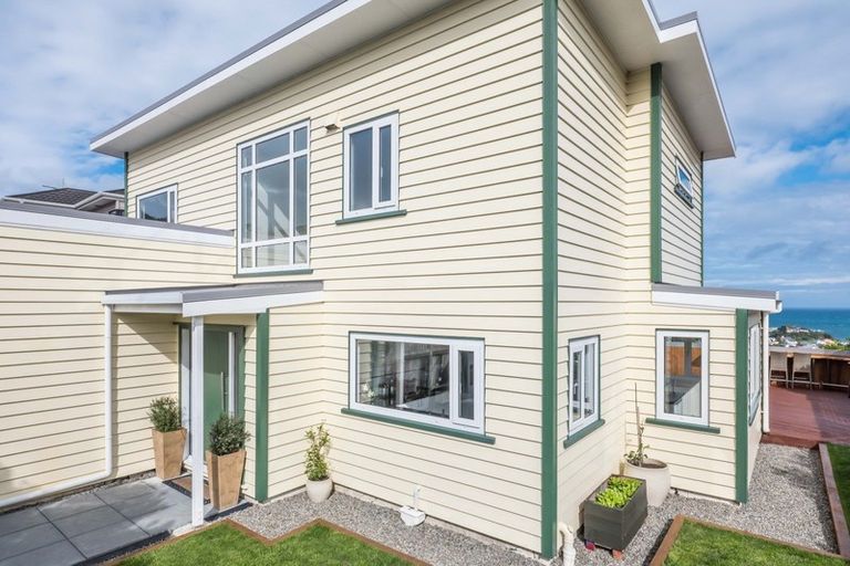 Photo of property in 11 Bay Lair Grove, Island Bay, Wellington, 6023