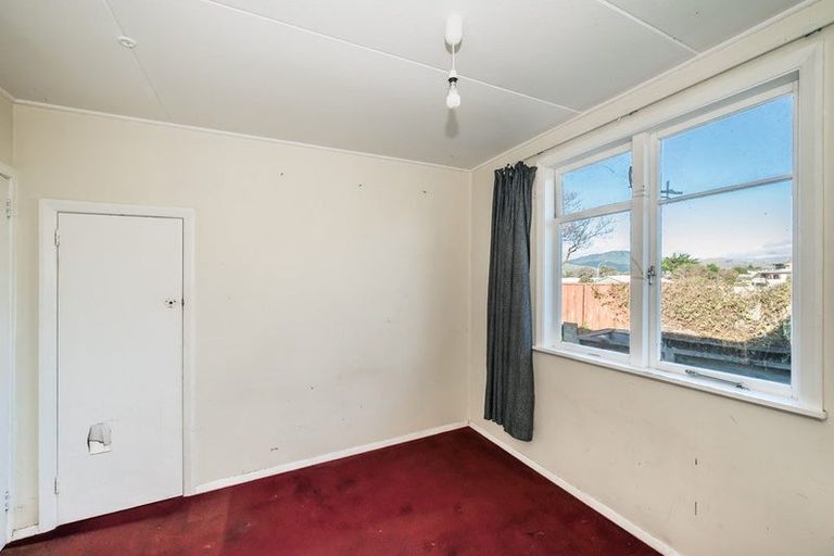 Photo of property in 14 Kowhai Grove, Raumati Beach, Paraparaumu, 5032