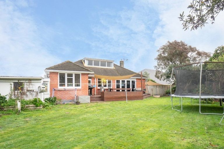 Photo of property in 3 Ayr Place, Hokowhitu, Palmerston North, 4410