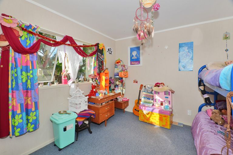Photo of property in 54 Nottingham Street, Karori, Wellington, 6012